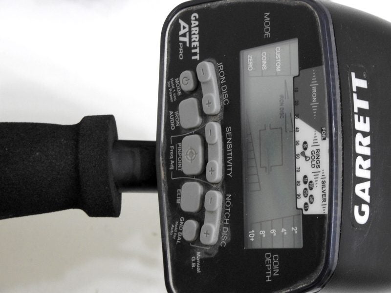 Garret AT Pro Metal Detector Waterproof to 10ft Carousel 2