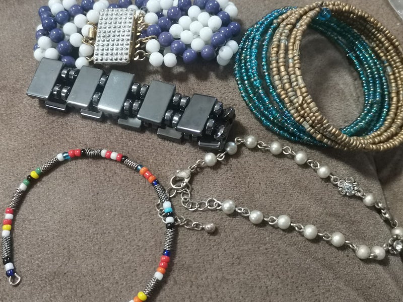 stretchable hematite magnetic bracelet or silver colourful or pearl blue white