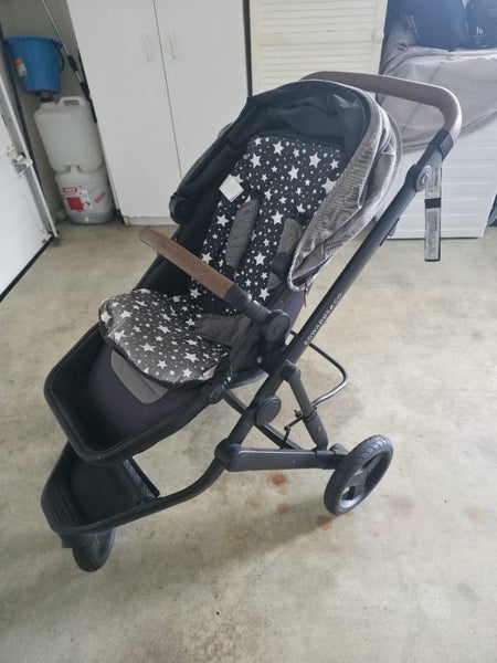 Edwads & co pram Carousel 1