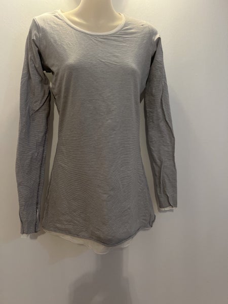 Lululemon reversible top Carousel 1