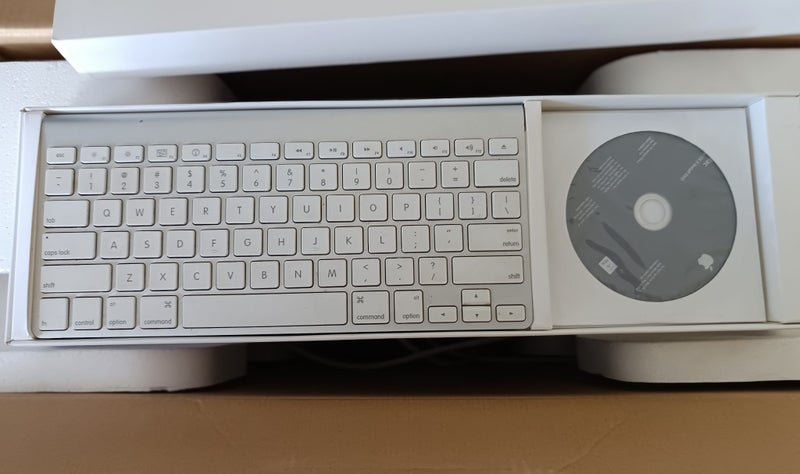 2x 21.5" 3.06GHz Core2Duo (Late 2009) Apple iMacs - WORKING - $1 RESERVE! Carousel 2