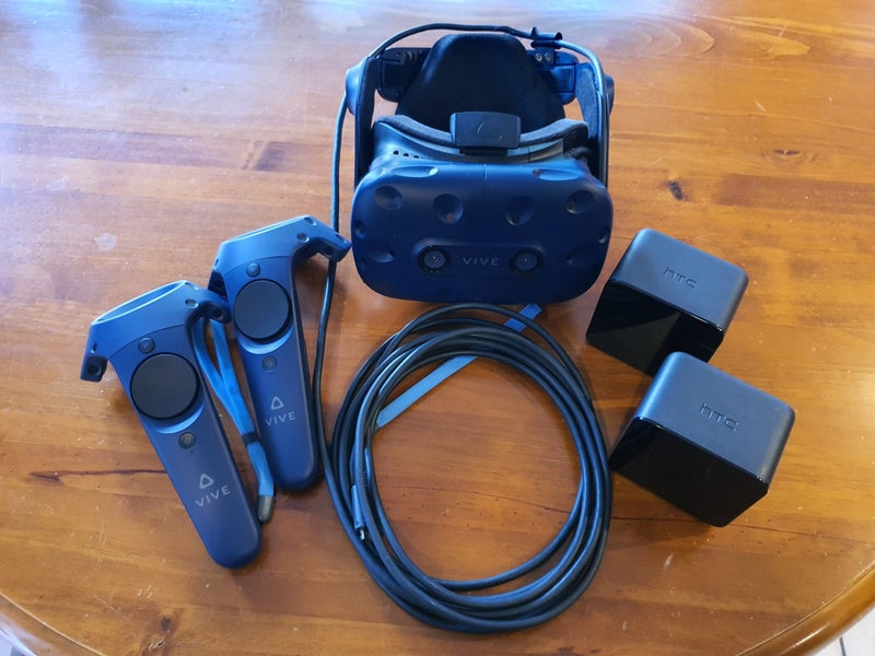 HTC Vive Pro VR Kit Carousel 1