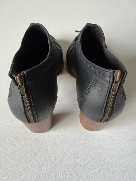 ELF Black Sensational Leather Booties Size 8.5 Carousel 2