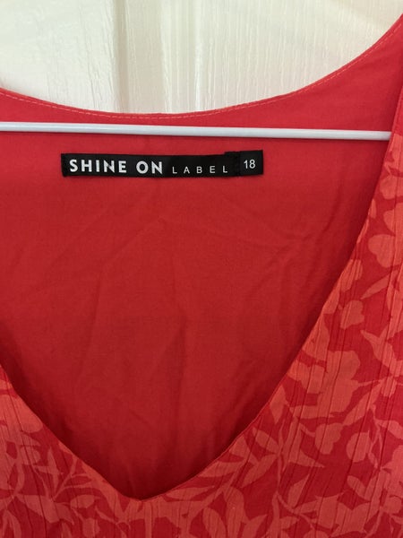 NEW. VERY COOL SHINE ON LABEL DRESS NEW Carousel 6