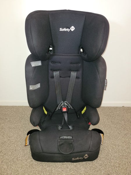 Harnessed Booster car seat Carousel 1