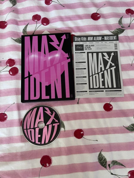 K-POP Stray Kids Maxident Album Carousel 1