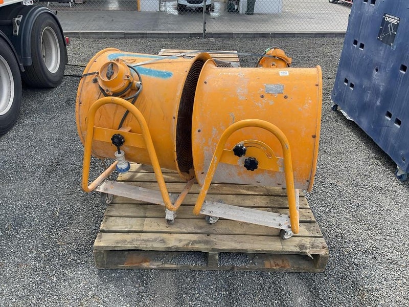 Air Ventilation Fans x2 Carousel 2