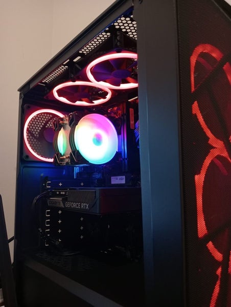 Gaming PC set-up Carousel 6