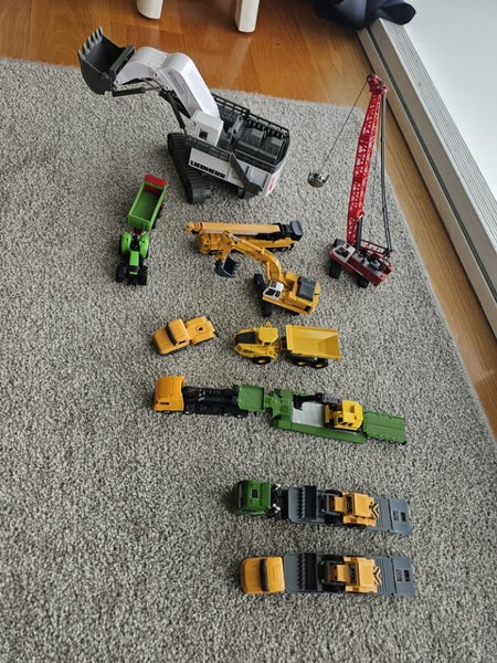 Liebherr & Siku Cranes & more Carousel 1