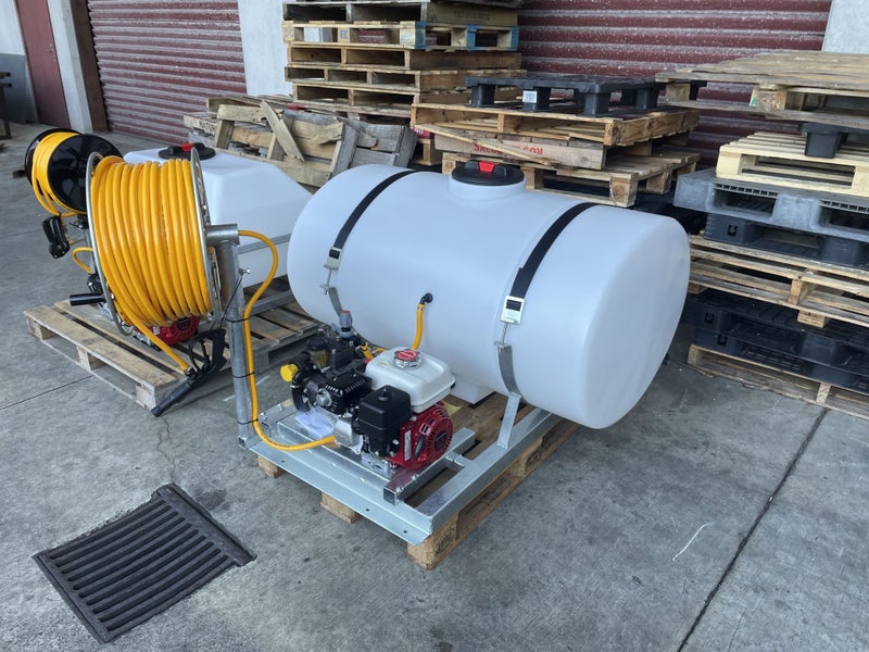 600 Litre Pick up sprayers with GX160 Honda and Comet APS41 Pump Carousel 4