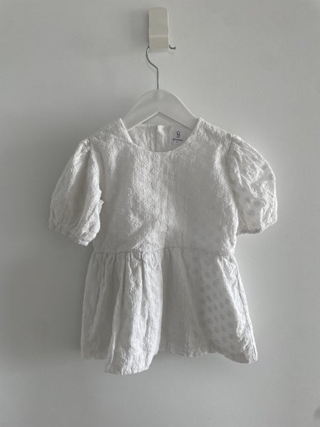 Sienna Blair top Carousel 1