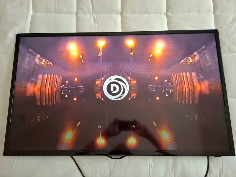 Samsung 40 inch LED TV (for repair/parts) Carousel 8