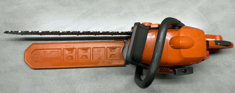 Husqvarna 445 II E-SERIES Chainsaw (18" Bar) Carousel 4