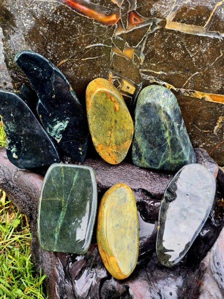 $1 RESERVE - NZ Pounamu / Greenstone Tumbled Slabs - 1.14kg Carousel 1