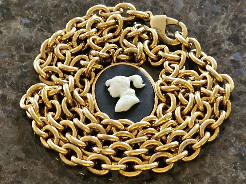 KAREN WALKER GIRL CAMEO NECKLACE VINTAGE JEWELRY Carousel 2