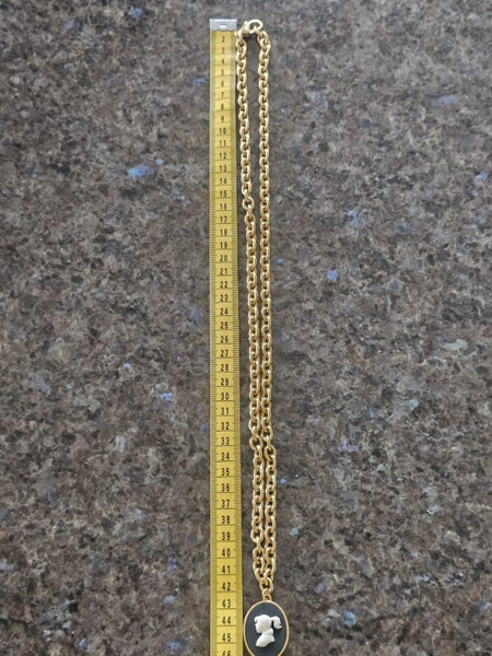 KAREN WALKER GIRL CAMEO NECKLACE VINTAGE JEWELRY Carousel 4