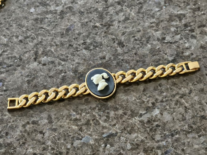 Karen Walker Cameo Bracelet Carousel 1