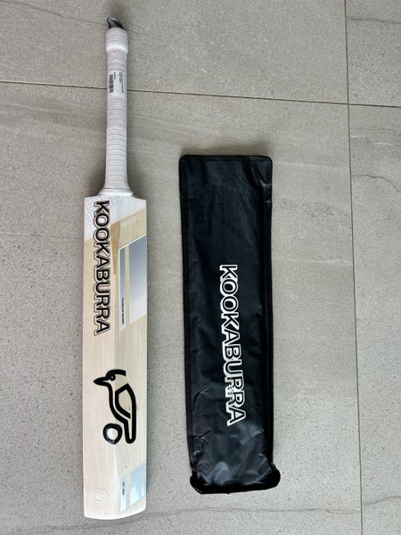 Kookaburra Ghost Pro 1.0 Cricket Bat Carousel 2