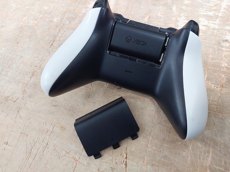 Xbox One Original Console - 500GB Carousel 13