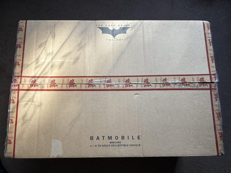 Hot Toys Dark Knight Trilogy MMS586 Batmobile Carousel 2