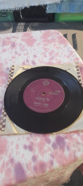Telstar '69...Velvet Fogg Carousel 1