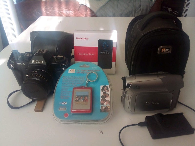 $1 RES Camera's + device mixed lot Carousel 1