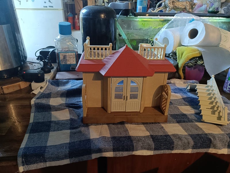 Sylvania family's doll house and accessories Carousel 10