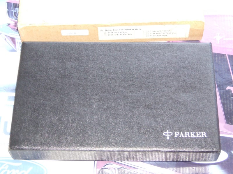 Parker Pen Desk Set - Pedrara Onyx 316A with 45 Convertible Pen Boxed - 1965 Carousel 2