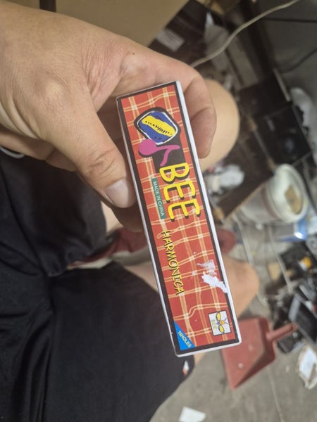 bee harmonica Carousel 2