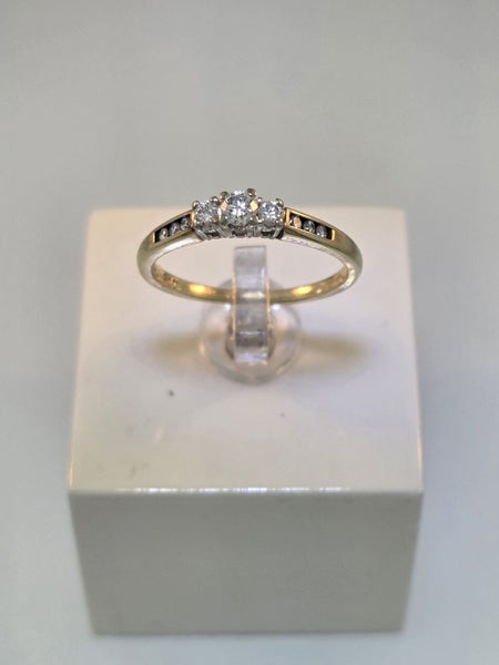 Modern 3 Stone Diamond Ring + Valuation Carousel 1