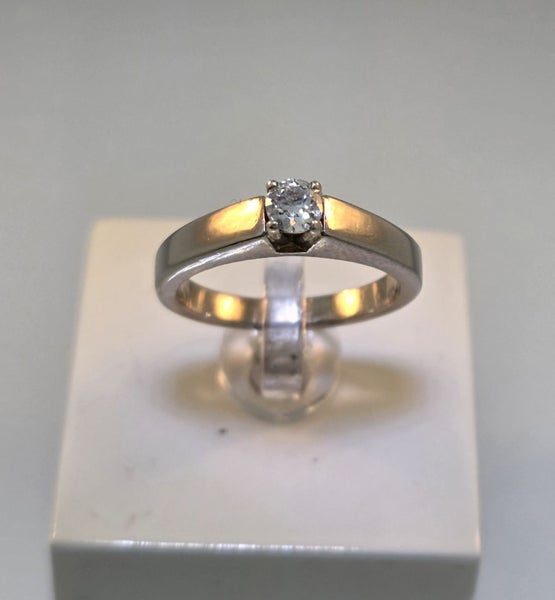Modern White Gold & Diamond Solitaire Ring + Valuation Carousel 1