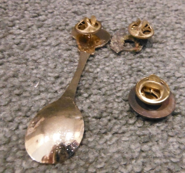 Assorted Kiwi badges Carousel 2