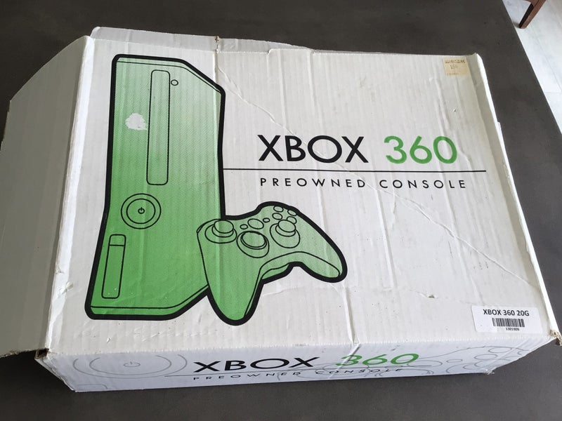 Xbox 360 – Console, Controller and Cords Carousel 1