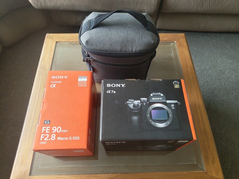 Sony A7III (A73) + Sony FE 90mm Macro F2.8 Carousel 2