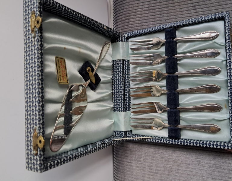 Vintage 1950's silver dessert forks set Carousel 1