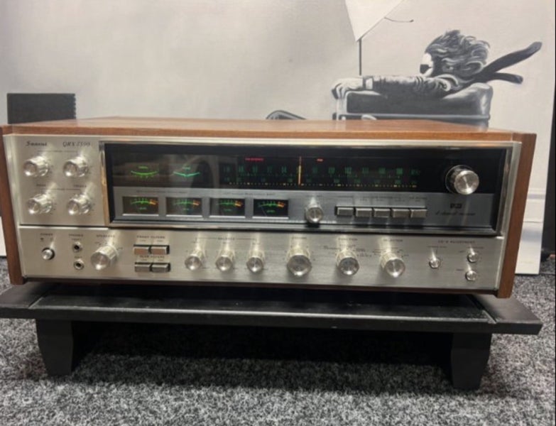 Vintage QRX 7500 Receiver by Sansui Carousel 2