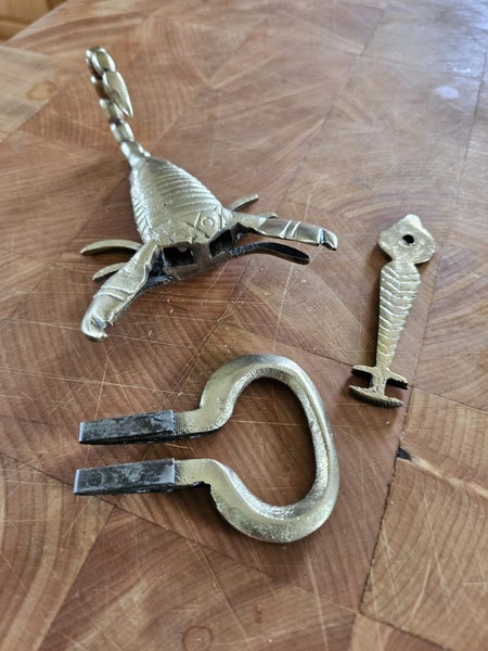 VINTAGE BRASS SCORPION LOCK WITH KEY. Carousel 2