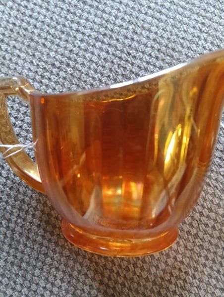 Carnival glass jugs Carousel 1