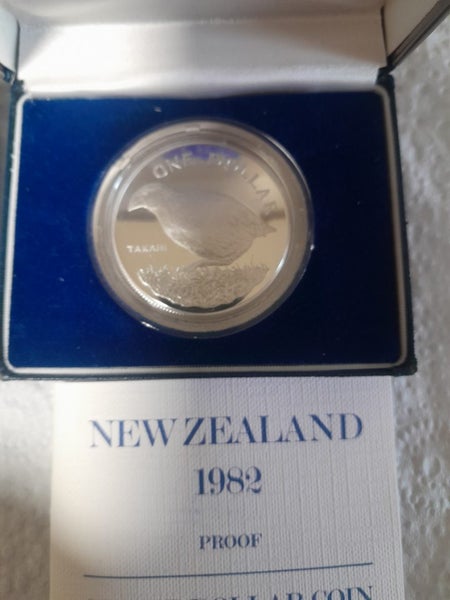 2x SILVER PROOF COINS Carousel 2