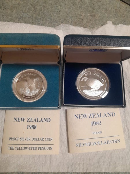 2x SILVER PROOF COINS Carousel 1