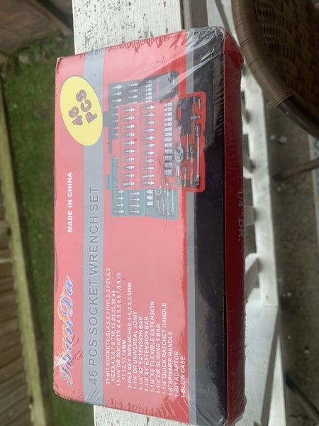 Socket set box is sealed ever used. Carousel 1