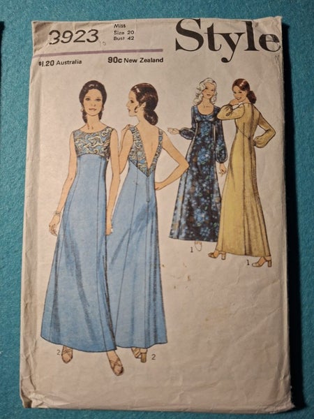 NN - Vintage Style x 2 (1960s) Woman's Dresses, Tunics & Pants, Gowns Carousel 2