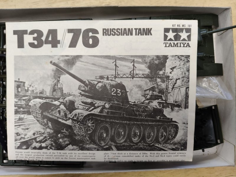 TAMIYA T34/76 RUSSIAN MEDIUM TANK - 1/48 Carousel 2