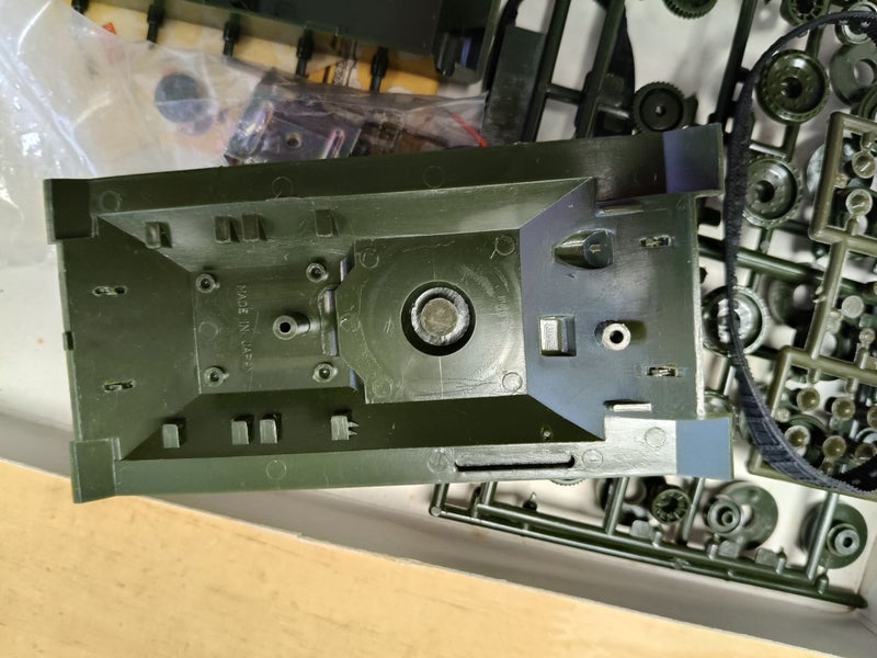 TAMIYA T34/76 RUSSIAN MEDIUM TANK - 1/48 Carousel 4