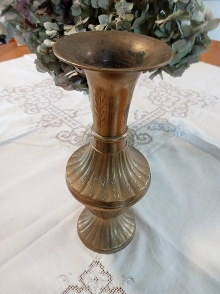 Retro brass vase Carousel 1