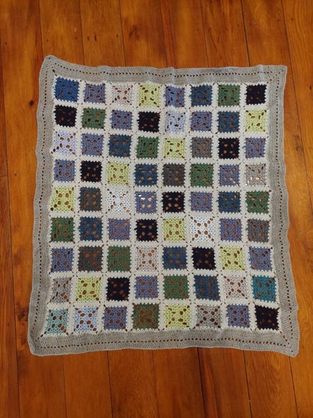Merino crocheted blanket Carousel 1