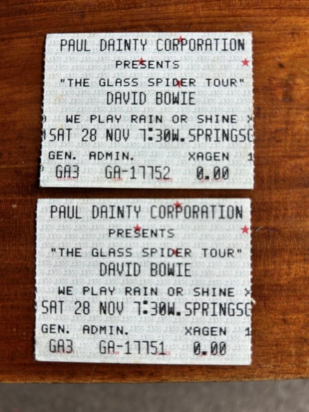 David Bowie Collector’s Pack: 1987 NZ Tour Memorabilia + 3x Vinyl LPs Carousel 7