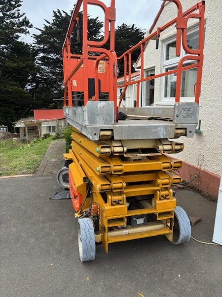 Electric Scissor lift Carousel 2