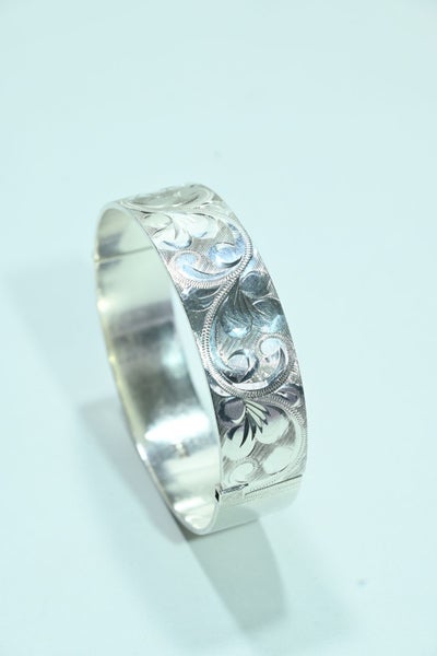 Solid Stirling silver hinged bangle 35.1 grams Carousel 1