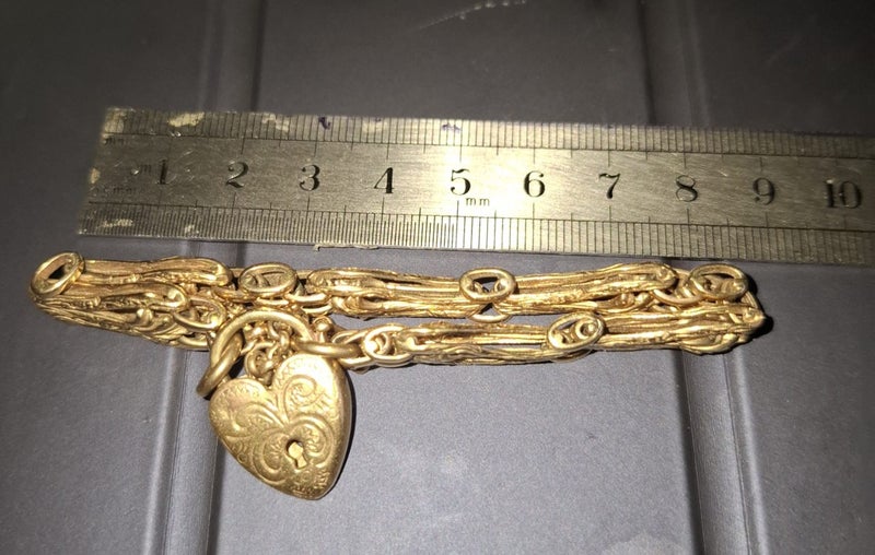 HEAVY ORNATE YELLOW GOLD BRACLET OFFERS Carousel 10